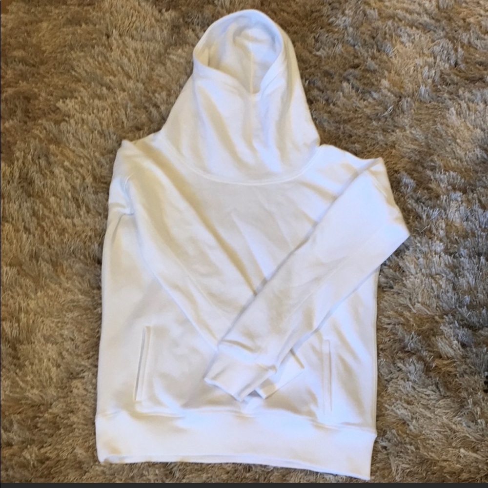 White oh so soft hoodie sz medium
